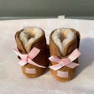 Adorable Baby/Toddler Uggs! 🎀